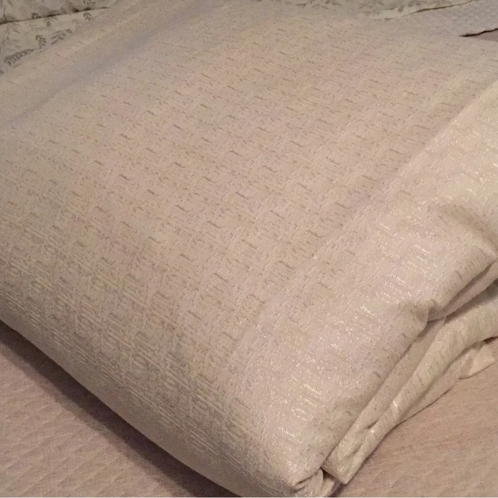 Opulent Ann Gish Queen Luxury Duvet Set: Art of Home Fine Linens. Tone-on-Tone